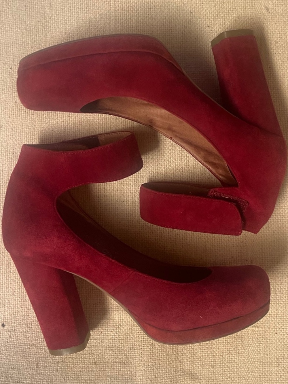 Campbell Ibiza red suede shoes size 6.5